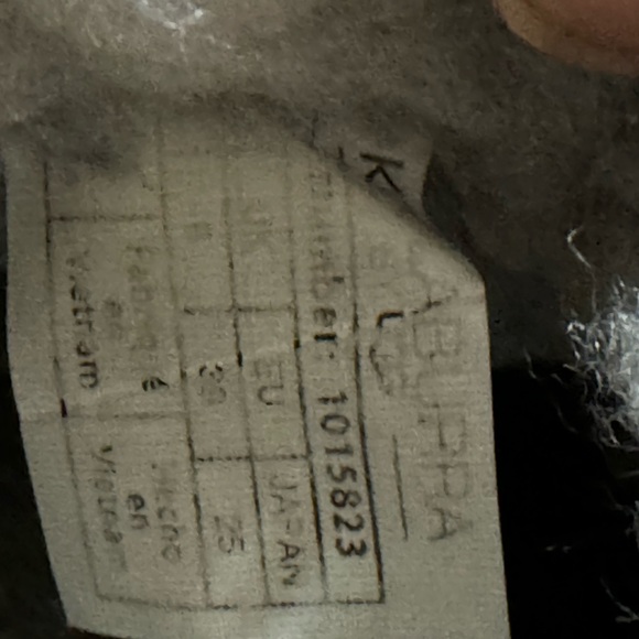 Koolabuur  by Uggs slippers, size 8, gray - Picture 4 of 7